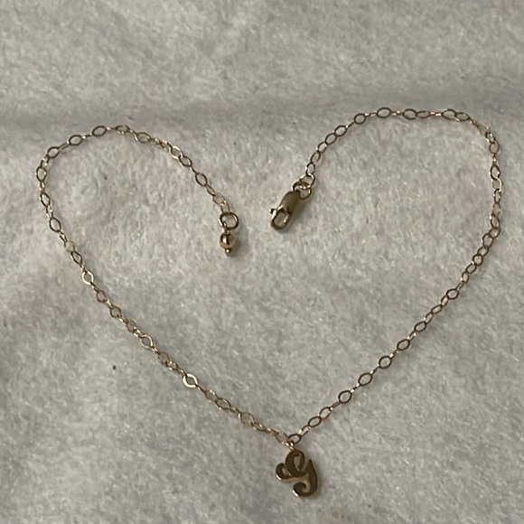 NWOT 14K Yellow Gold G in Script Ankle Chain Bracelet with lobster claw closure